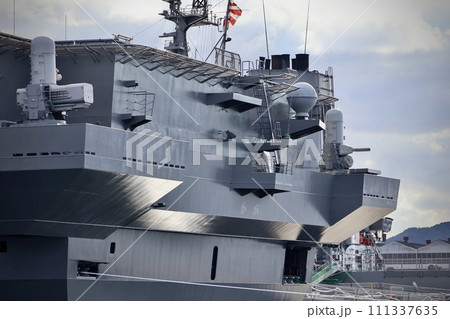 護衛艦かが艦尾兵装 111337635