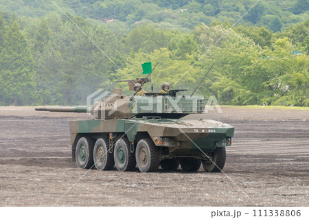 駆ける陸上自衛隊16式機動戦闘車 駆ける陸上自衛隊16式機動戦闘車 111338806