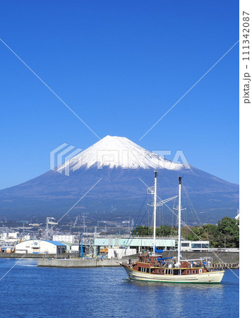 静岡県　オーシャンプリンセスと富士　11月 111342087