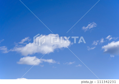 【空の素材】青空　雲　 111342231