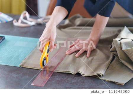 働くパタンナー 111342300