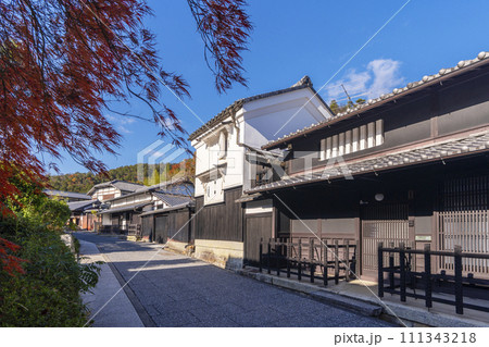 秋の京都 嵯峨鳥居本の伝統的な町並み 秋の京都 嵯峨鳥居本の伝統的な町並み 111343218