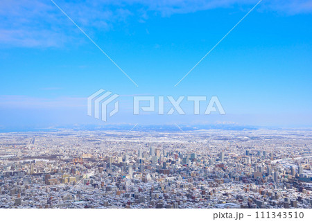 冬　札幌市中心部　遠望 111343510