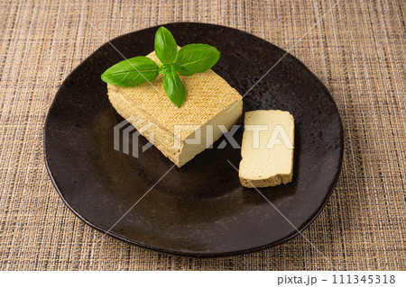 Tofu Cheese, Smoked Vegan Cheese Slice, Sliced Soya Bean Curd, Soy Protein or TSP 111345318