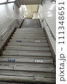 地下鉄の駅の階段 111348651