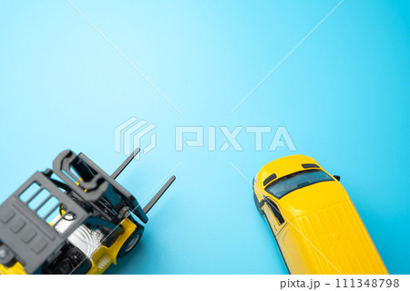 Forklift and delivery vehicle. Inventory accuracy. Supply chain optimization. Efficient logistics and distribution systems. Warehouses, manufacturing facilities, and distribution centers. 111348798