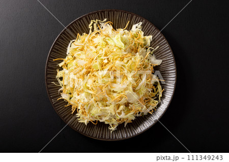 パリパリ麺サラダ（キャベツ） 111349243