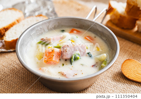 シェラカップで作るシチュー シェラカップで作るシチュー 111350404