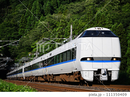 北陸本線 特急サンダーバード 111350409