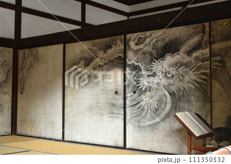 大徳寺　龍源院　方丈室中襖絵「竜の図」 111350532