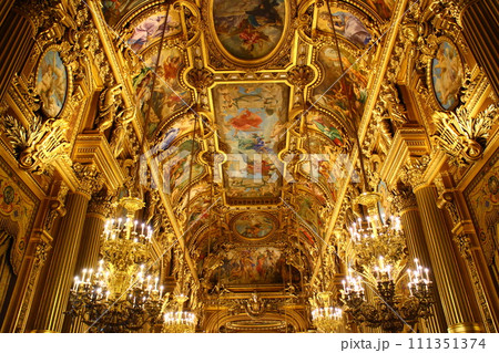 パリのオペラ座 パリのオペラ座 111351374