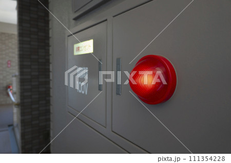 マンションの連結送水管・放水口 マンションの連結送水管・放水口 111354228