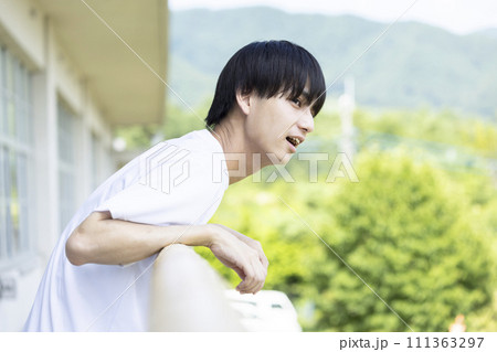 叫ぶ男子高校生 叫ぶ男子高校生 111363297