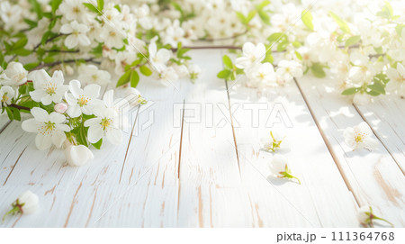 白塗りの木材に広がる春の柔らかな桜の花びら。リラックスした日本・ハーモニーのイメージ。 白塗りの木材に広がる春の柔らかな桜の花びら。リラックスした日本・ハーモニーのイメージ。 111364768