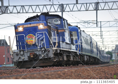 函館本線　白石ー苗穂　JR北海道　DD51-1095（函館）+14系+24系（札幌）　はまなす 111365405