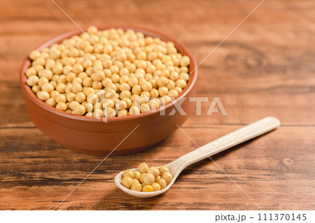 yellow beans in bowl 111370145