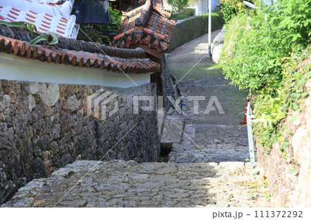 石畳道の風景_首里金城 111372292