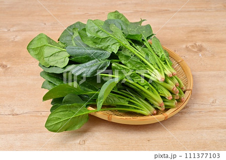 ホウレン草、ほうれんそう、ほうれんそう、ホウレンソウ、緑黄色野菜、葉物野菜。 111377103