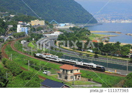 「あそぼーい」（列車の旅イメージ・大分市） 111377365