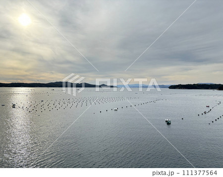 伊勢志摩 波が穏やかで真珠養殖が有名な英虞湾 三重県日本 111377564