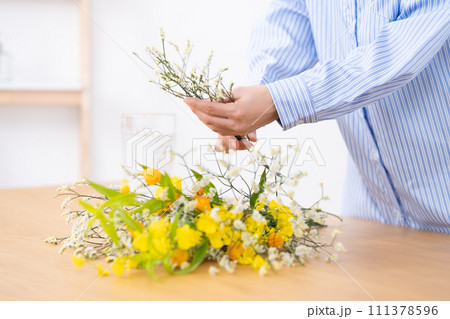 生け花 手元 生け花 手元 111378596