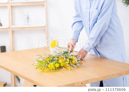 生け花 手元 生け花 手元 111378606