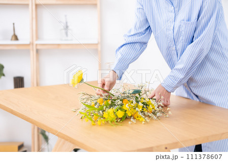生け花 手元 生け花 手元 111378607