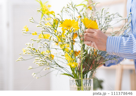 生け花 手元 生け花 手元 111378646