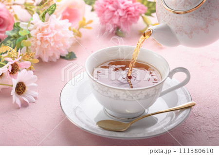 贅沢なお茶の時間 紅茶タイム (ティータイム) 紅茶とお花 贅沢なお茶の時間 紅茶タイム (ティータイム) 紅茶とお花 111380610