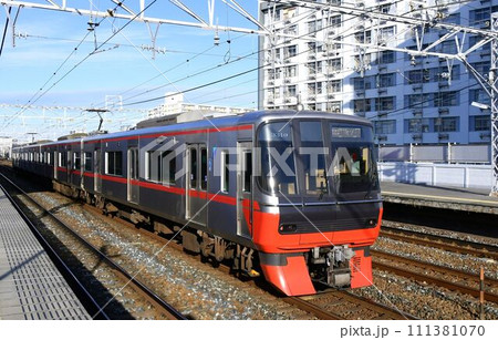 名鉄の通勤型電車(ステンレス製車両) 名鉄の通勤型電車(ステンレス製車両) 111381070