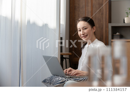 ライフスタイル　ビューティーイメージ 111384157