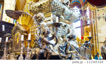 聖ヴィート大聖堂 聖ネポムツキーの墓碑 111385326