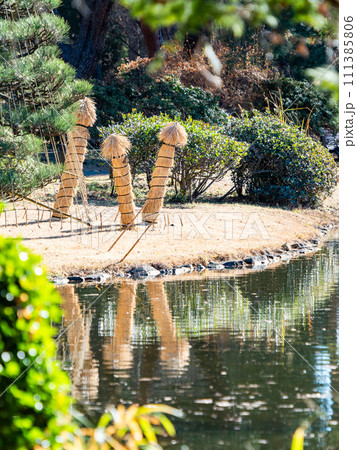 秋の風物詩 かわいい藁ボッチ 秋の風物詩 かわいい藁ボッチ 111385806