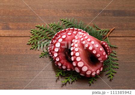 木目背景のたこ 111385942