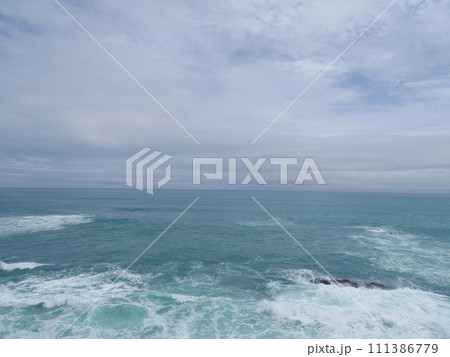 竜王岬より望む太平洋(高知県高知市) 111386779