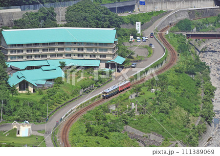 大糸線 平岩ー北小谷 JR西日本 キハ52-125+キハ52-156(糸魚川) ジオパーク号 大糸線 平岩ー北小谷 JR西日本 キハ52-125+キハ52-156(糸魚川) ジオパーク号 111389069