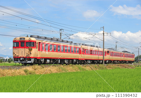 鹿児島本線 瀬高ー南瀬高 キハ65-36+キハ58-569+キハ66-1+キハ67-1 ひかり 鹿児島本線 瀬高ー南瀬高 キハ65-36+キハ58-569+キハ66-1+キハ67-1 ひかり 111390432