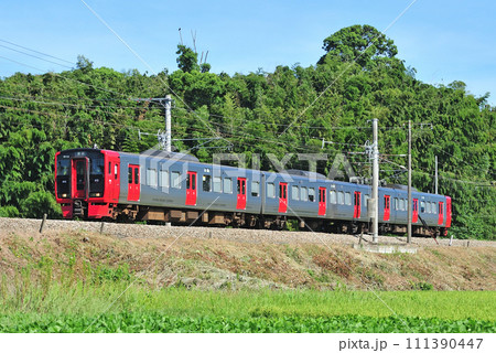 鹿児島本線　天拝山ー原田　JR九州　813系　R112編成（南福岡） 111390447