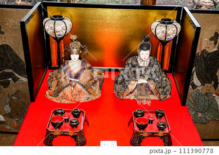 江戸時代のひな人形　岩手県盛岡市の一ノ倉邸の江戸時代のひな人形 111390778