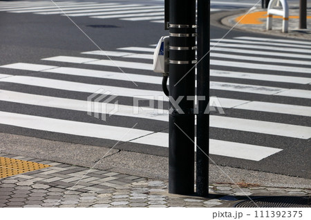 横断歩道 イメージ 横断歩道 イメージ 111392375