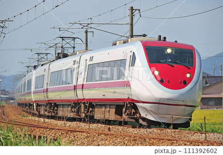 北陸本線　西高岡ー高岡　北越急行　681系　N12+N02編成　はくたか 111392602