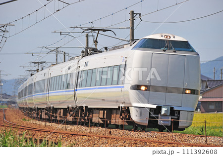 北陸本線　西高岡ー高岡　JR西日本　683系　T44編成（金沢）　サンダーバード 111392608