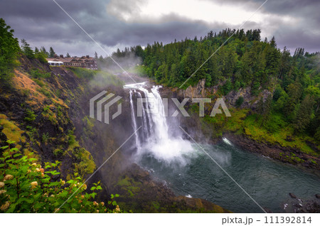 Snoqualmie Falls with lush greenery and mist in Washington State, USA Snoqualmie Falls with lush greenery and mist in Washington State, USA 111392814