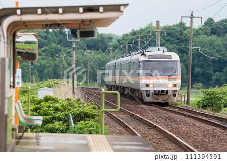 【伊勢線】徳和駅を通過する特急南紀 111394591