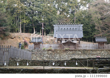 静寂な西の京の山口大神宮の風景 静寂な西の京の山口大神宮の風景 111399660
