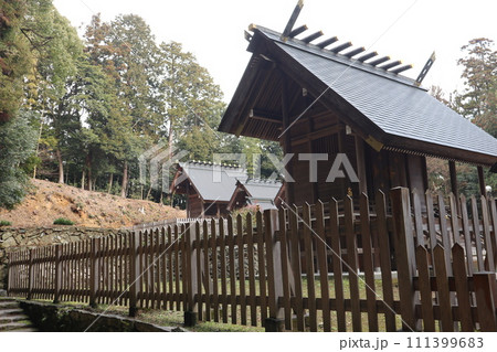 静寂な西の京の山口大神宮の風景 静寂な西の京の山口大神宮の風景 111399683