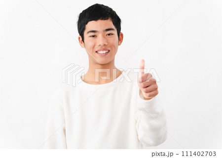 私服姿の中学生の男性 ライフスタイルイメージ 私服姿の中学生の男性 ライフスタイルイメージ 111402703