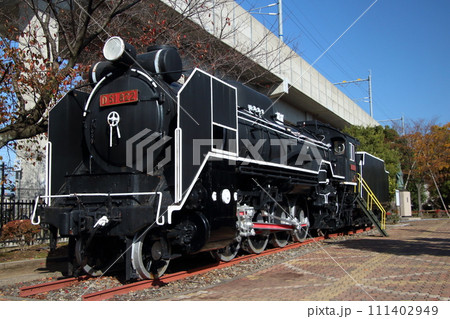 北陸本線松任駅付近に保存中のD51形蒸気機関車（松任駅南広場） 111402949