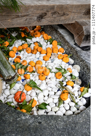 上賀茂神社（賀茂別雷神社）手水舎「橘手水」 111407774