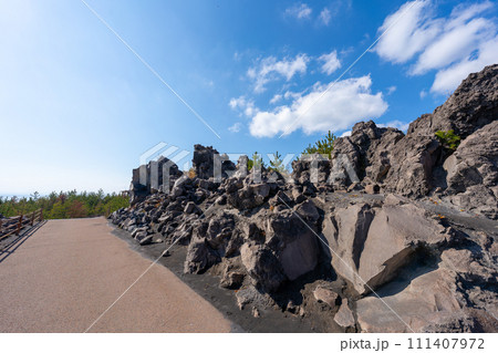 鹿児島　桜島の風景 有村溶岩展望所 111407972